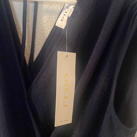 NWT Gilli deep vneck romper size small - Picture 4 of 8